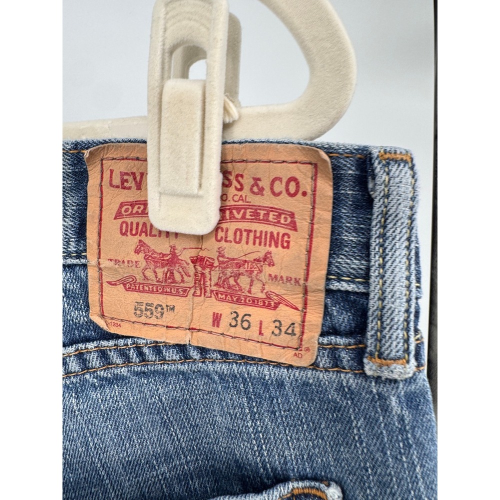 Vintage Levi's 559 Relaxed Straight Jeans Mens Size 36x34 Blue Hem Distressed - Picture 16 of 16